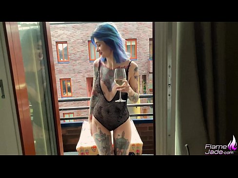 ❤️ Sjajna djevojka siše s gutljajem i strastveno jebe pod otvorenim nebom Porno na hr.xxxwownet.ru ﹏